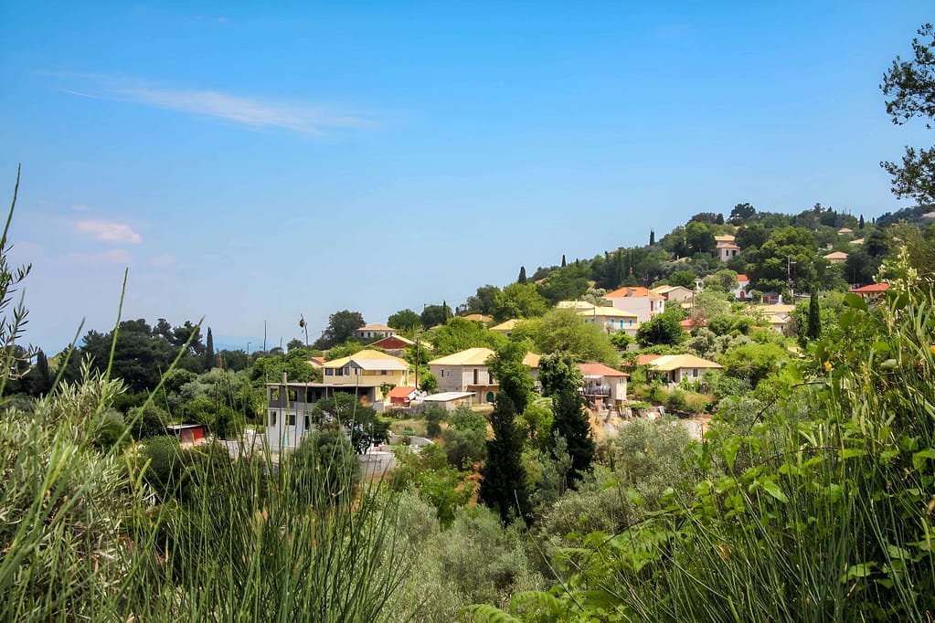 Vafkeri, il primo villaggio dell’entroterra di Lefkada che si incontra salendo da Nidri.