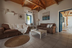 Interni raffinati dell’appartamento con 2 camere al Sea Mansion, arredati con gusto e comfort moderno.