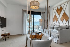 White Rock Apartments: Entrata con Angolo TV Satellitare