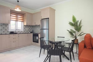 Cucina attrezzata di Casa Maria, compatta e funzionale.