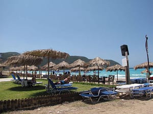 Milos Beach in un clima tranquillo e piacevole.