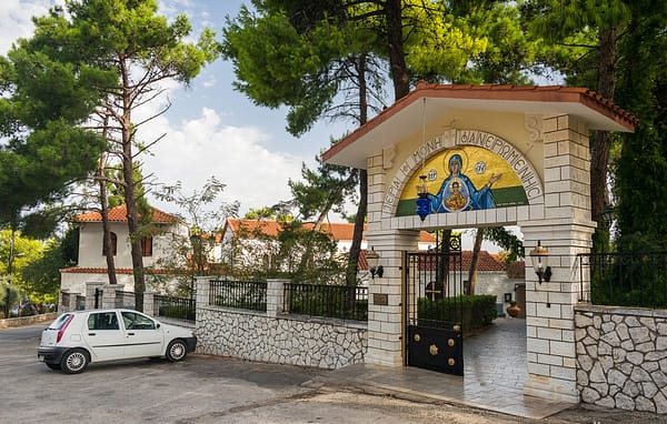 Monastero di Faneromeni a Lefkada, antico santuario ortodosso con vista panoramica sull'isola