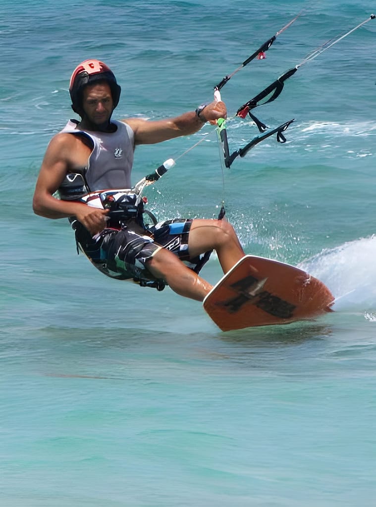 Corsi di kitesurfing alla spiaggia dei mulini di Agios Ioannis